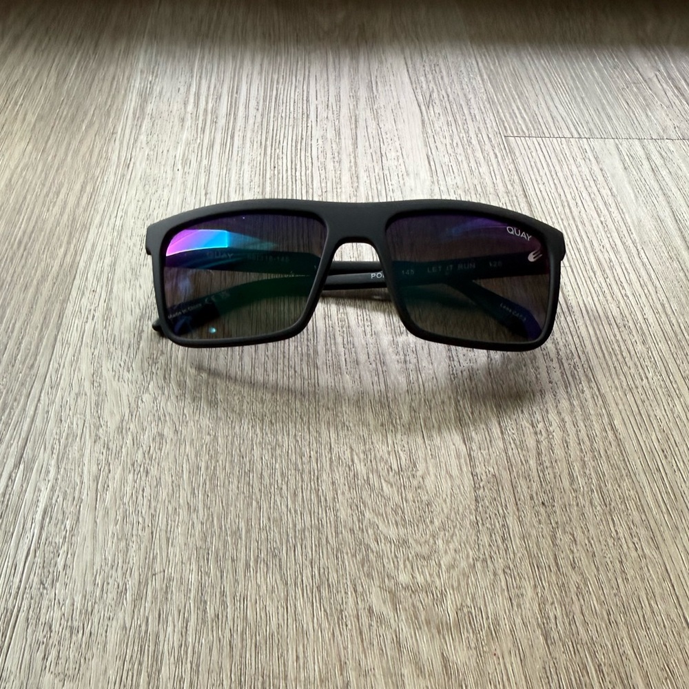 quay australia let it run matte black 7 blue square polarized sunglasses eyewear